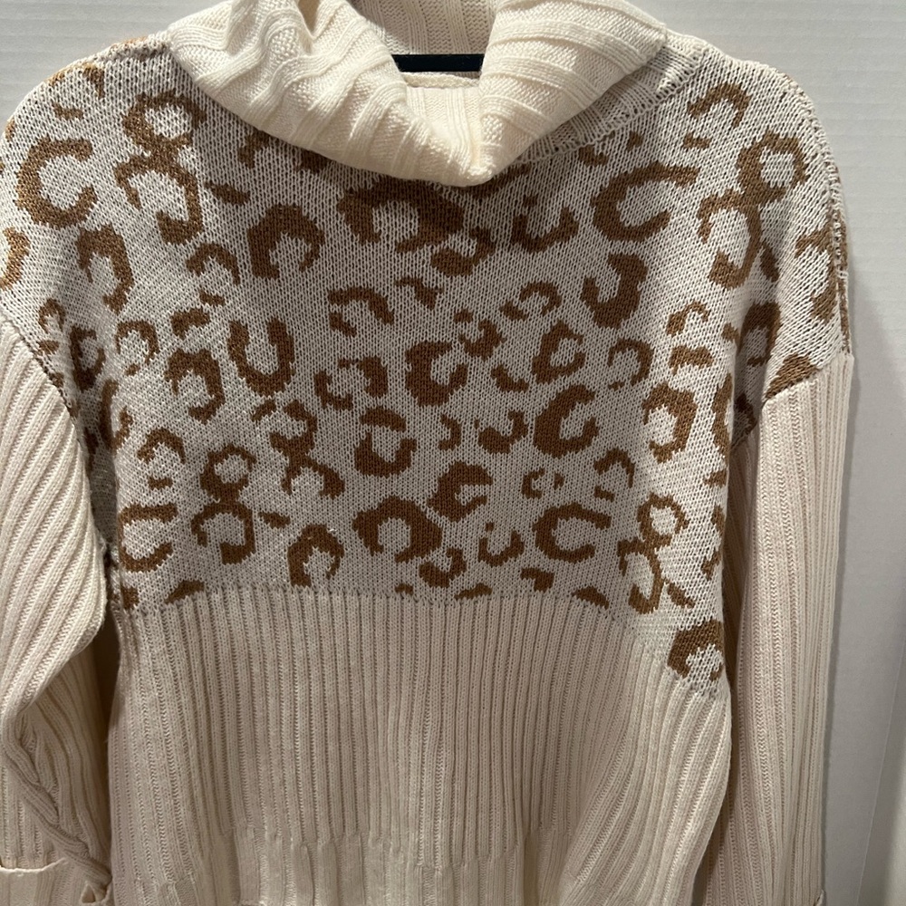 Nine West Leopard 🐆 Print Cream & Tan Cowl-neck Pullover Sweater